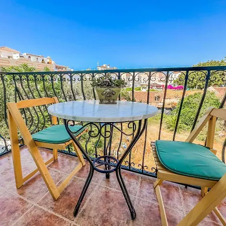 3 Bedroom In Nerja. شقة *