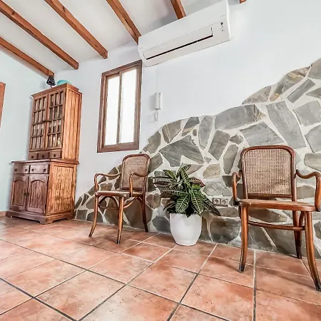 3 Bedroom In Nerja. نيرخا