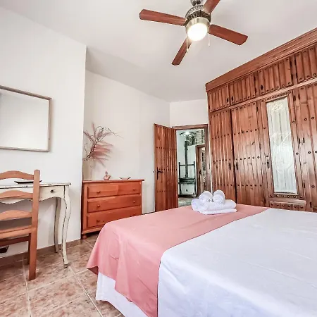 3 Bedroom In Nerja. نيرخا