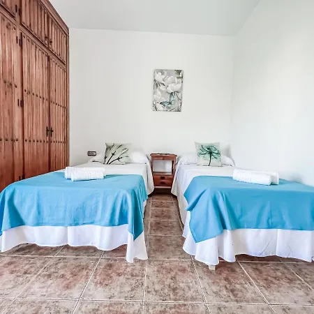 شقة 3 Bedroom In Nerja. *