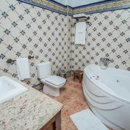 3 Bedroom In Nerja. * نيرخا
