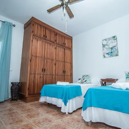 Lejlighed 3 Bedroom In Nerja. *